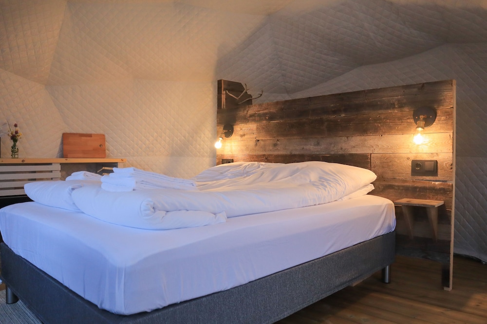 Basic Double Room photo 2
