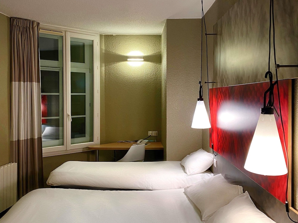 Standard Room, Multiple Beds - Photo 2