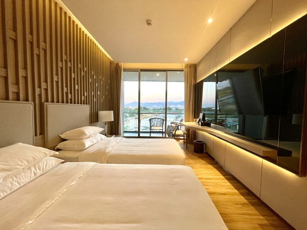 Deluxe Twin Room, 2 Twin Beds, Mountain View - Photo 1