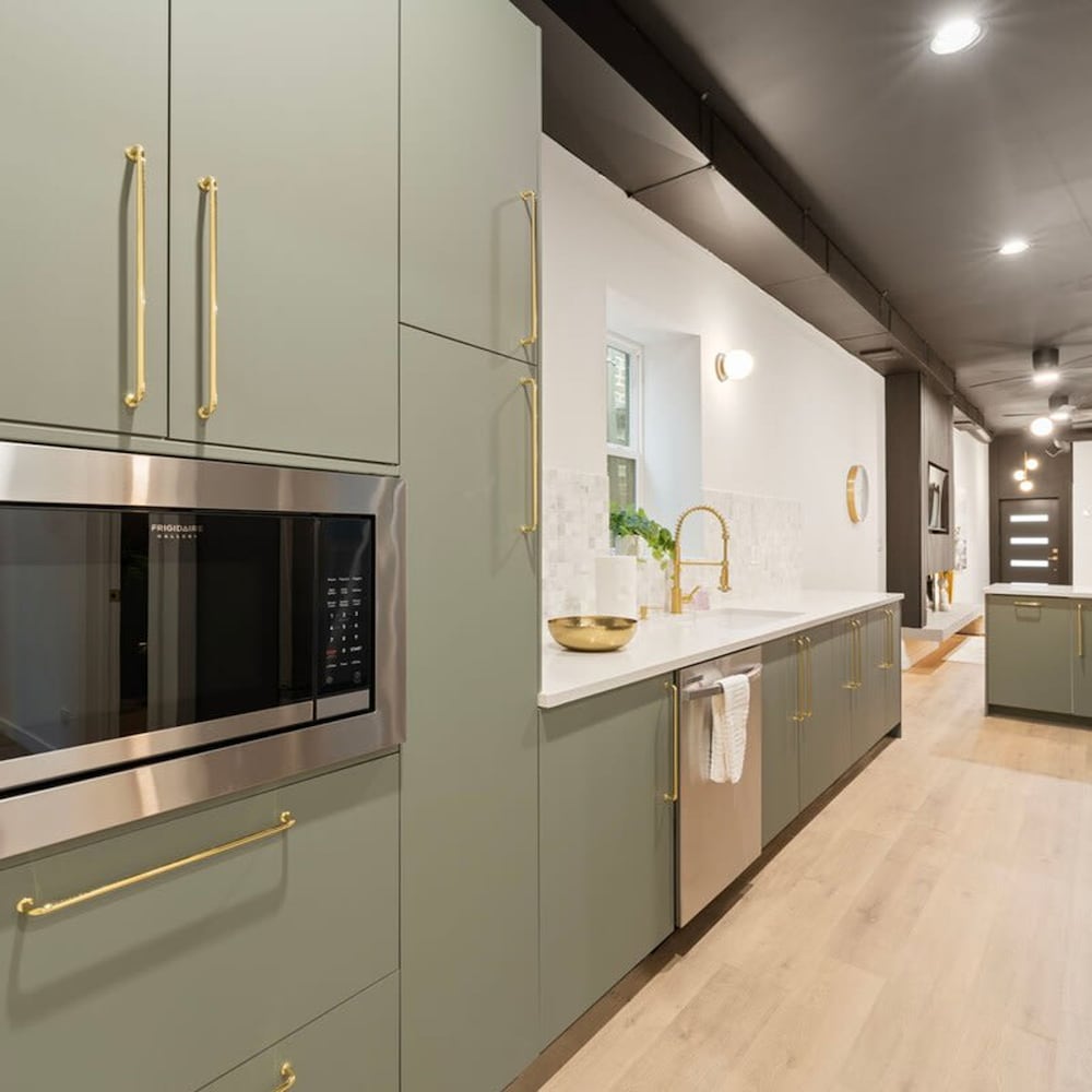 Chic 4-bedroom Haven Designer s Dream Home, Photo 45