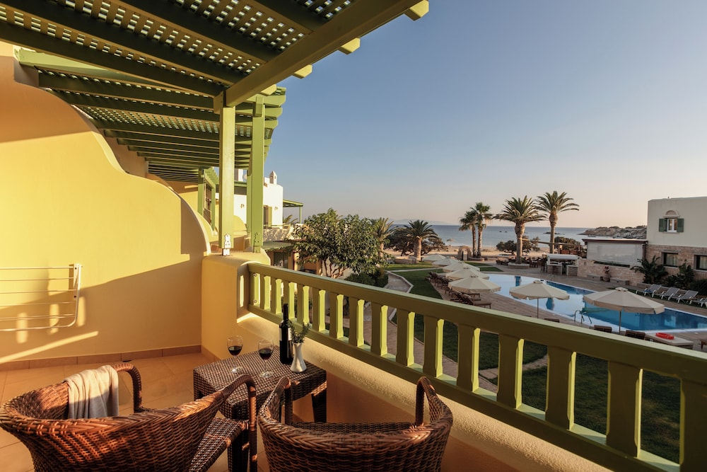 Executive Sea View Suite With Outdoor Jacuzzi photo 3