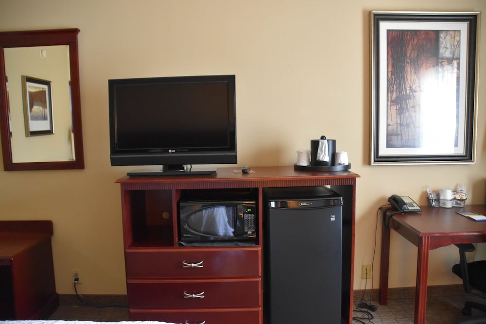 Room, 1 King Bed, Accessible, Non Smoking - Photo 11