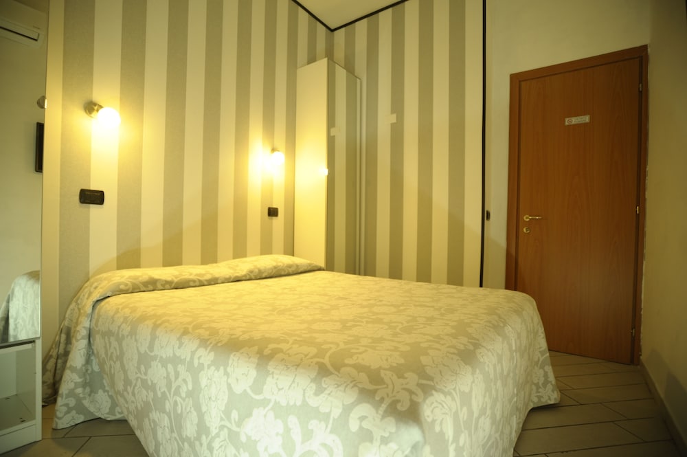 Basic Double Room