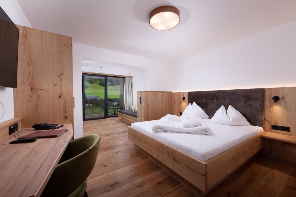 Junior Suite, Mountain View, Mountainside (Minze) photo 1