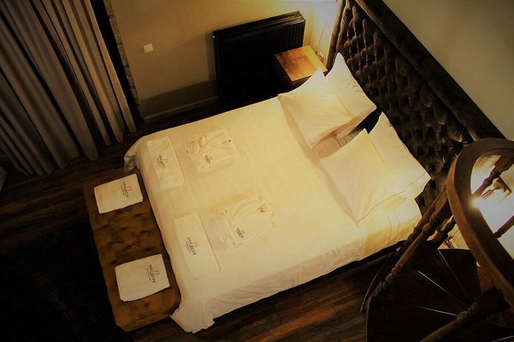 Luxury Suite photo 3