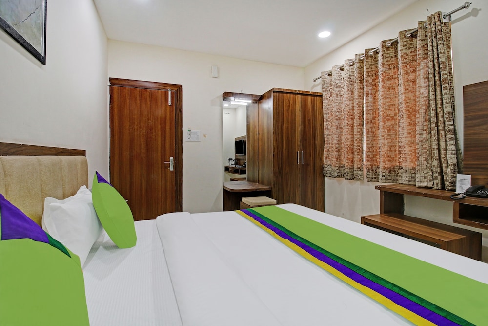 Deluxe Room - Photo 7
