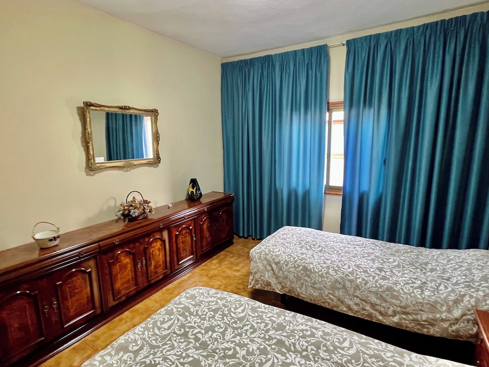 Habitación Doble Económica con Vistas a la Ciudad