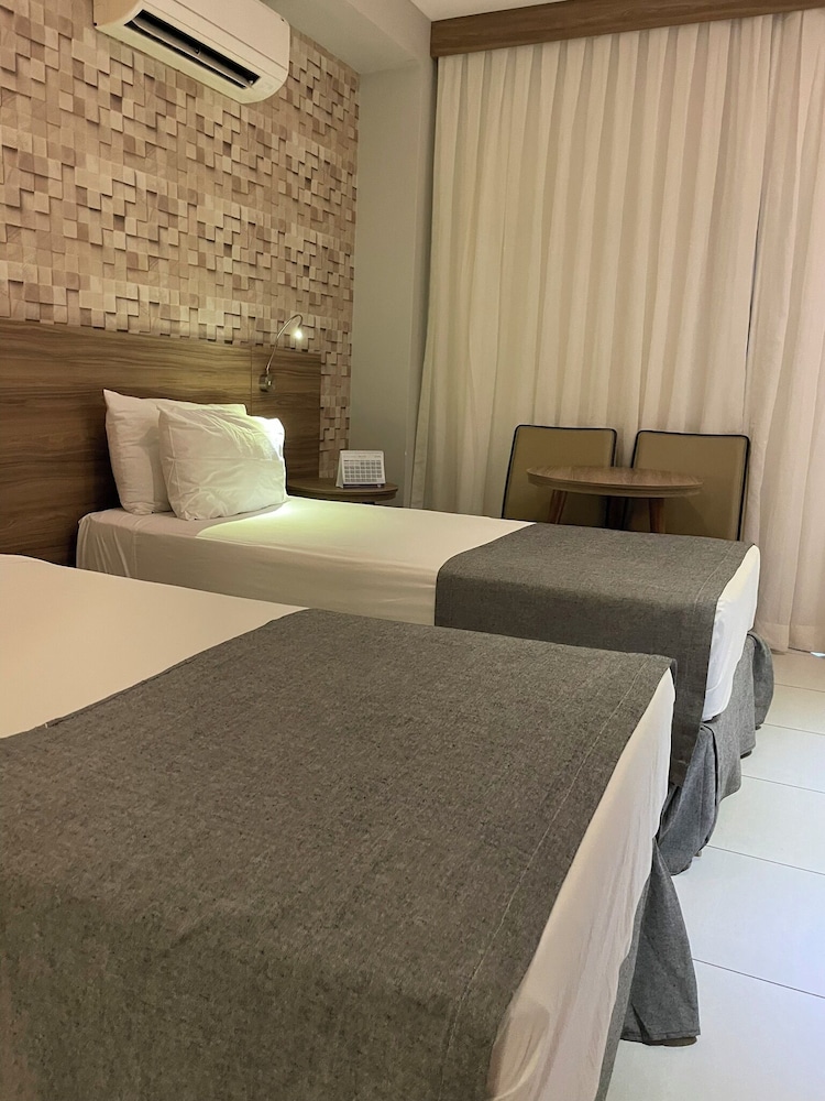 Deluxe Twin Room, 2 Twin Beds, Patio, City View photo 2