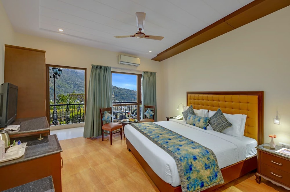 Premium Lake view photo 1
