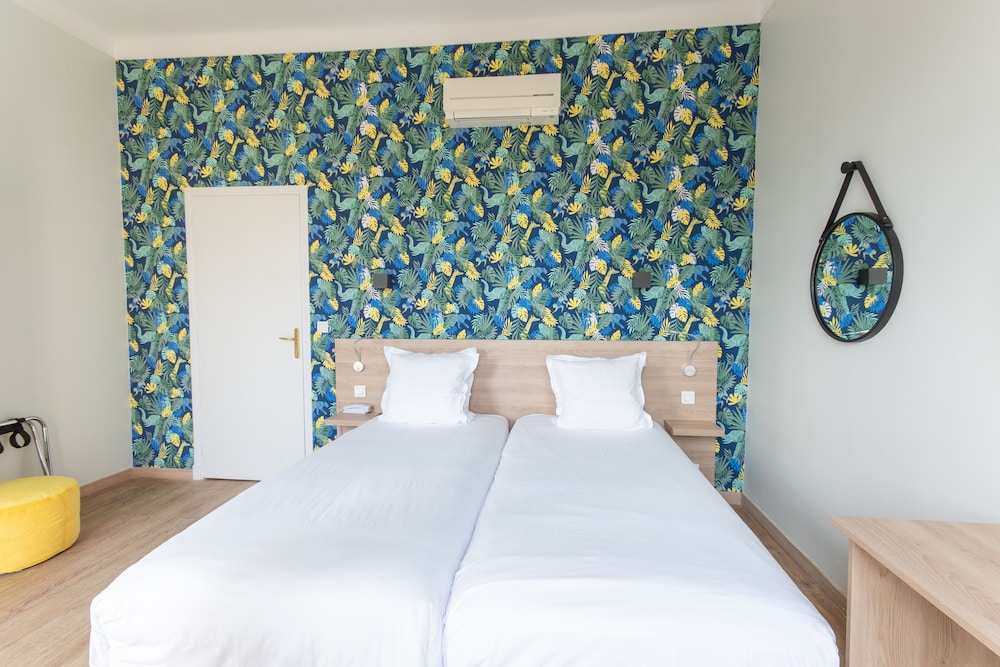 Superior Double Room, City View - Photo 3
