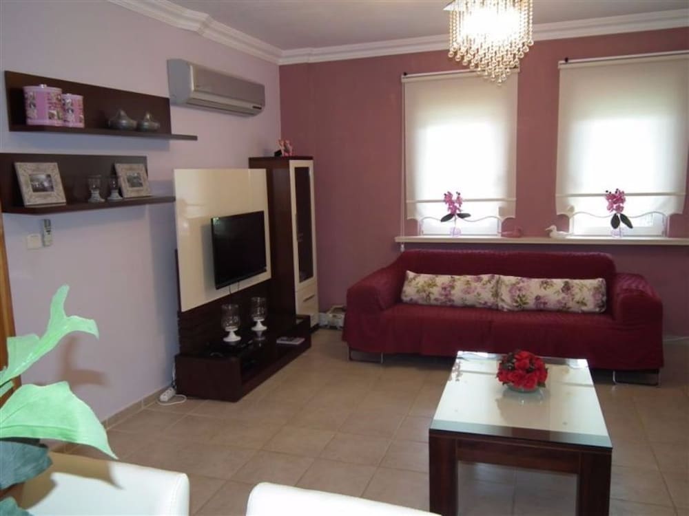 Villa photo 3
