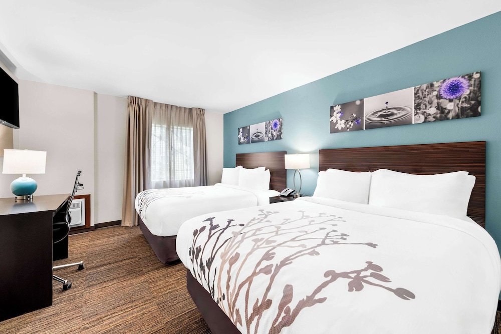 Suite, Multiple Beds, Non Smoking - Photo 1