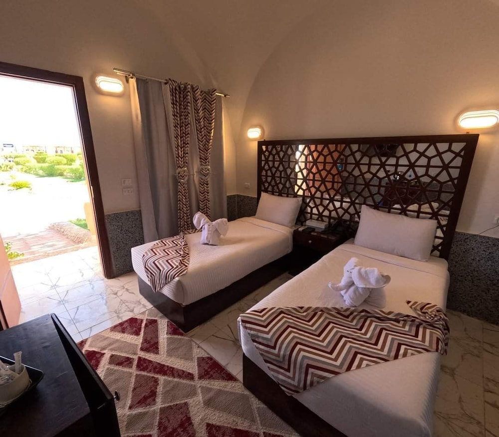 Deluxe Double Room, 1 Bedroom, Partial Sea View photo 1