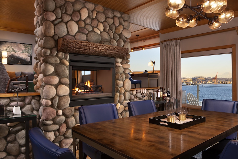 Penthouse Suite - Photo 2