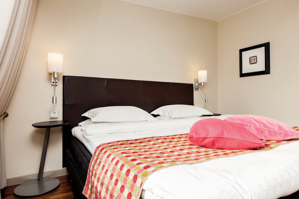 Smaller Standard Double Room - Photo 6