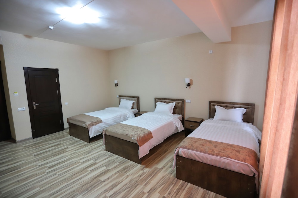 Standard Triple Room - Photo 2