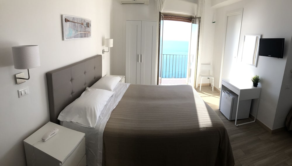 Double or Twin Room, Sea View