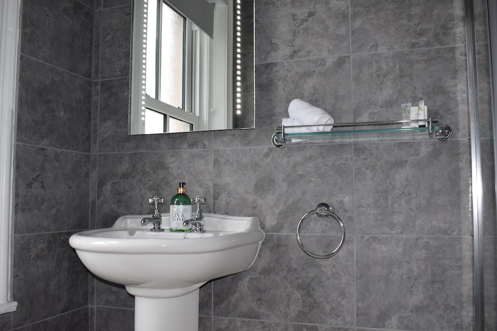 Double Room, Ensuite (Maple) photo 2