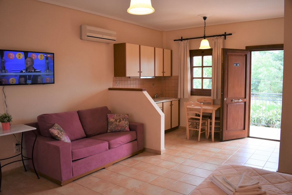 Double or Twin Room (Upper floor) - Photo 3