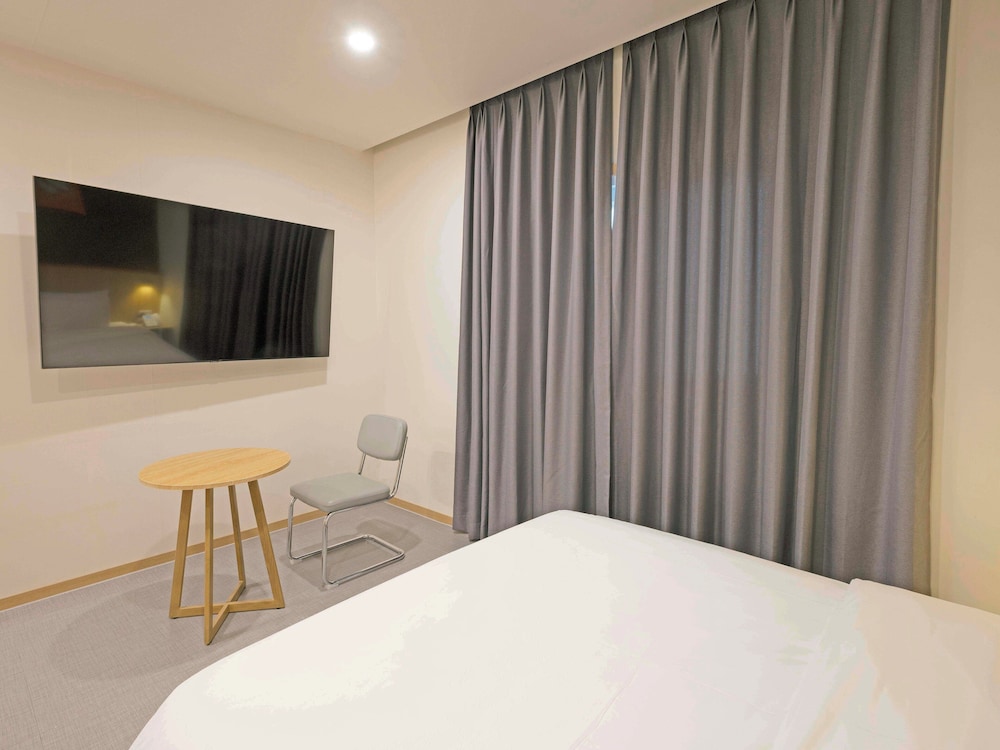 Deluxe Double Room - Photo 7