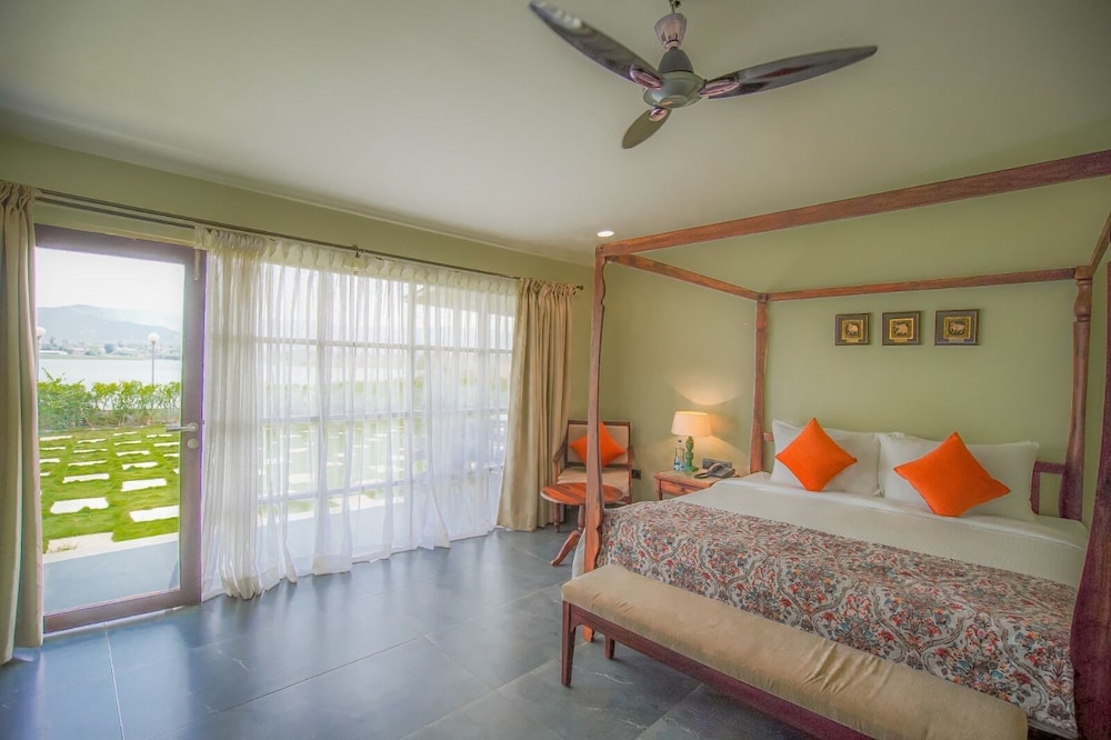 Luxury Double Room, Lake View photo 2