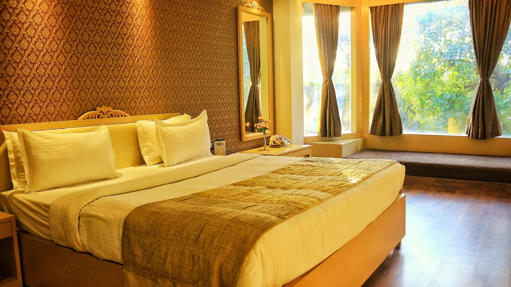 Deluxe Room - Photo 16