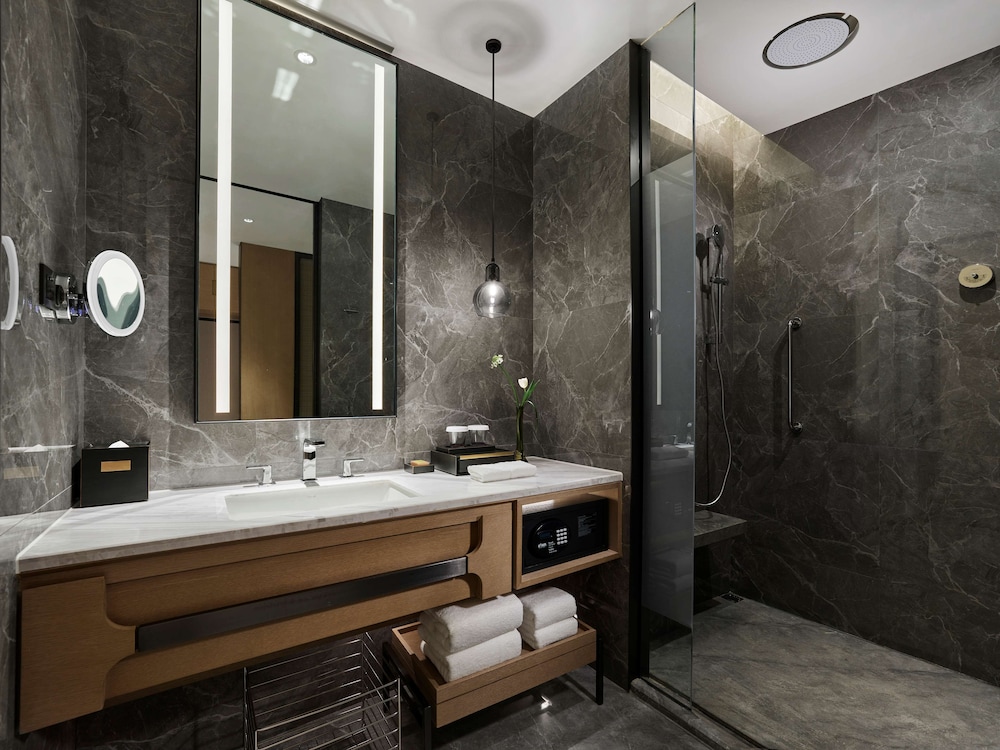 Deluxe Room, 2 Twin Beds (High Floor) photo 3
