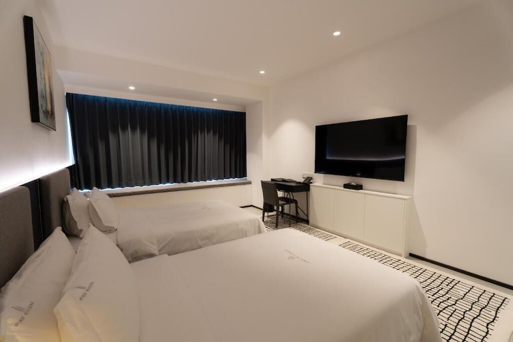 Superior Room, City View - Photo 3