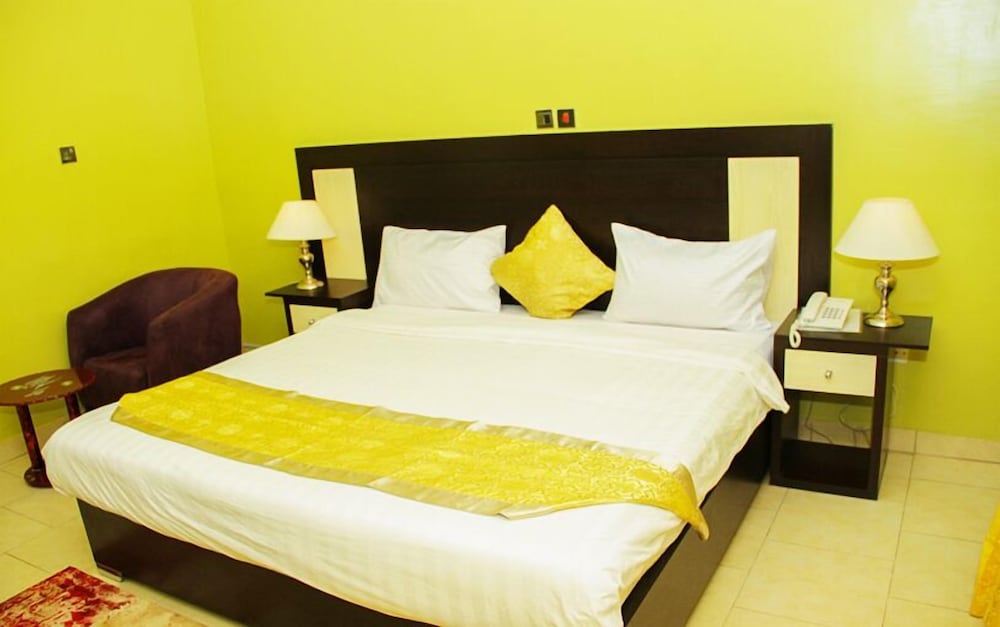Executive Room - Photo 3