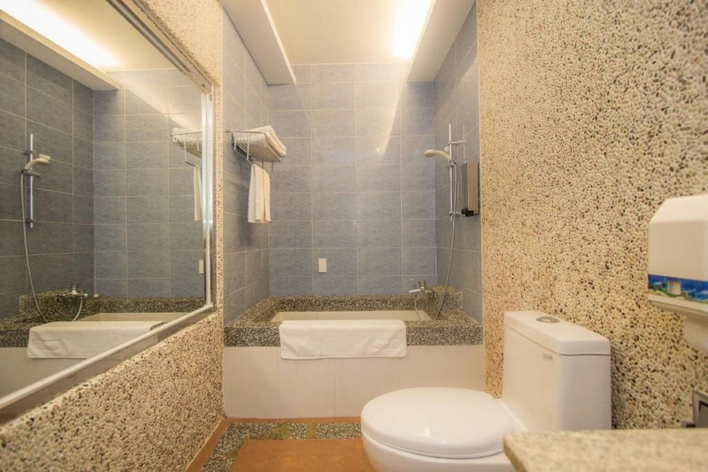 Classic Twin Room, No Windows (No Parking Subsidy) photo 2