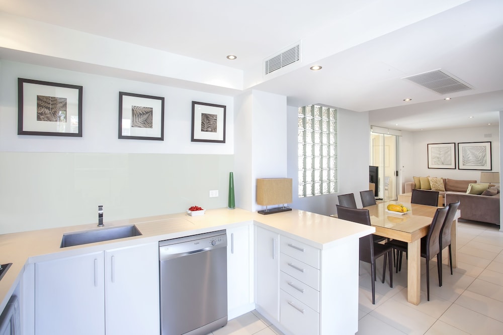 Apartment, 2 Bedrooms, 2 Bathrooms, City View photo 3