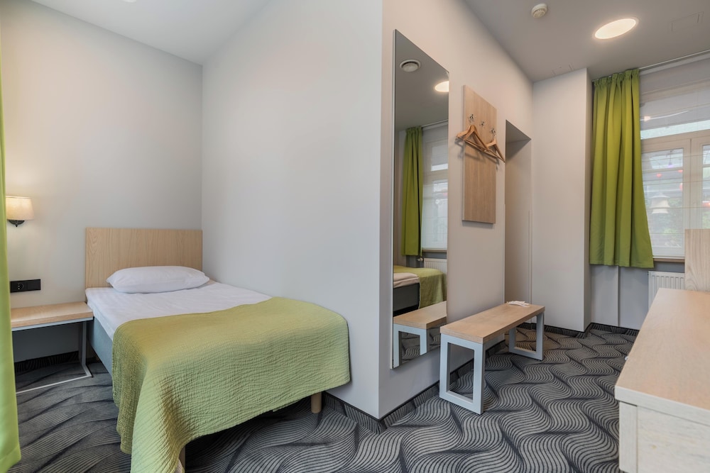 Economy Twin Room photo 1