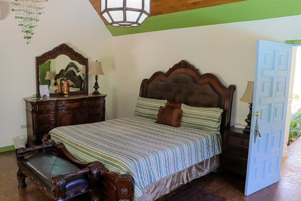 Executive Villa photo 2