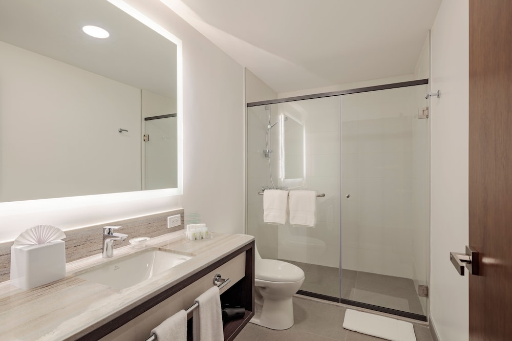 Standard Room, 2 Queen Beds, Mountain View - Photo 4