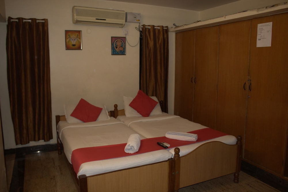 Deluxe Room - Photo 6