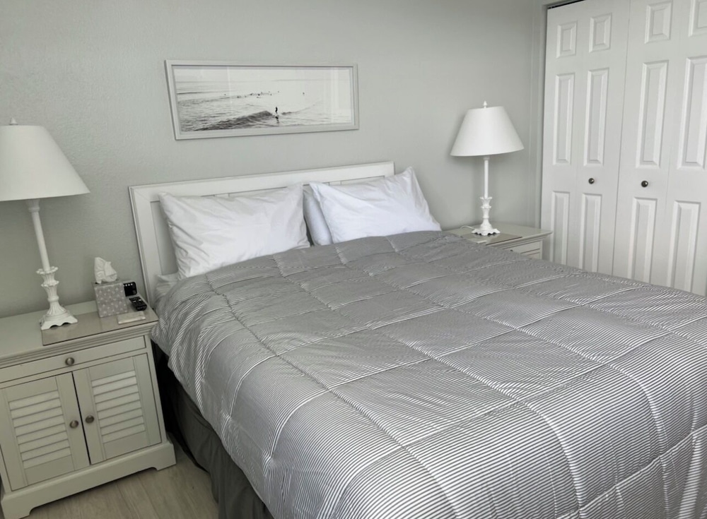 One Bedroom Apartment, Bay view 504 photo 3