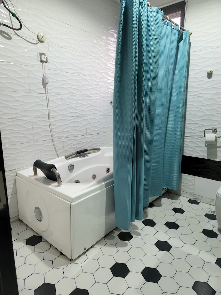 Deluxe Room - Photo 4