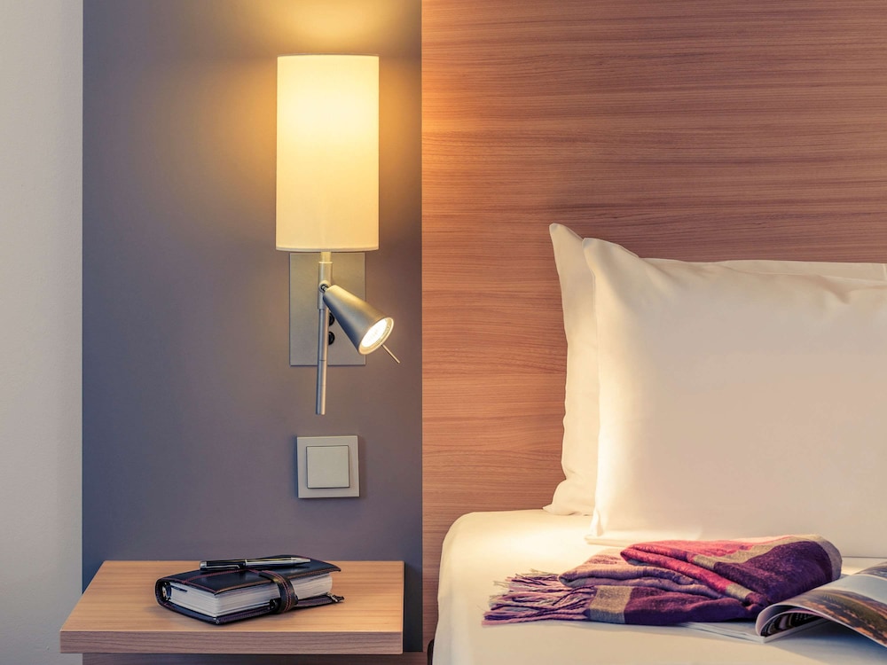 Standard Room, Multiple Beds - Photo 9