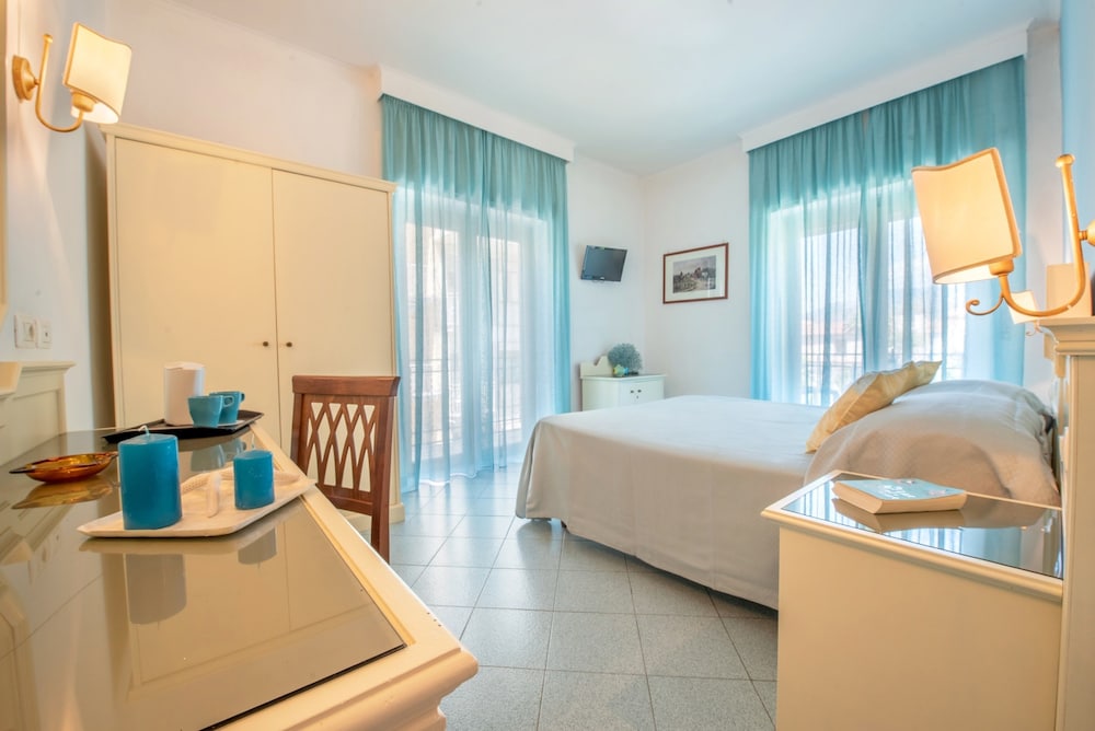 Classic Double or Twin Room, Balcony
