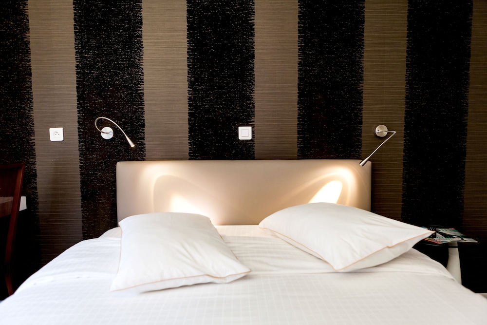 Double Room, Bathtub