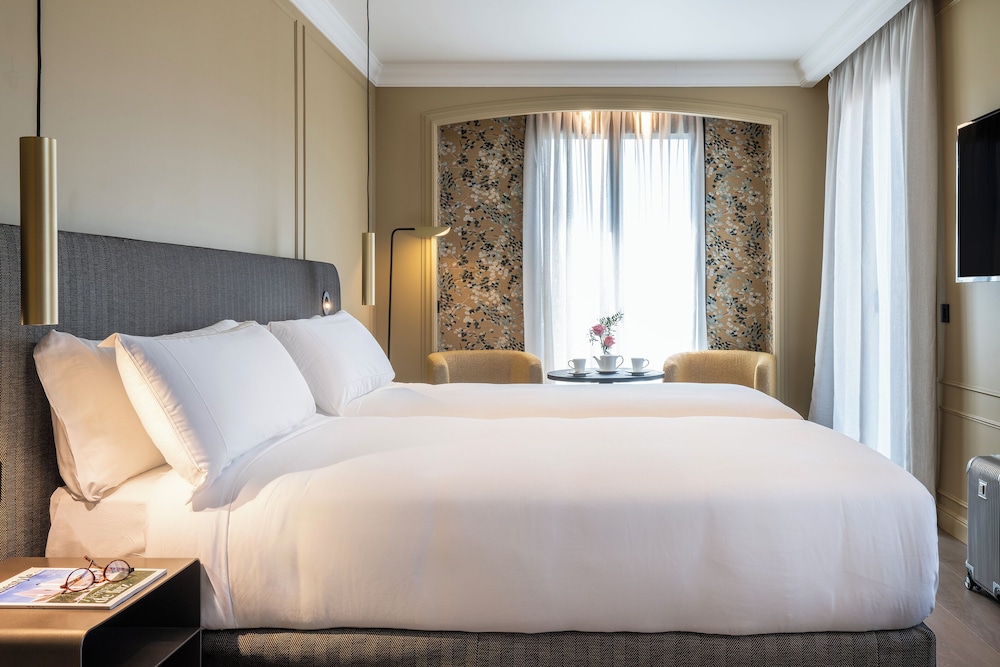 Superior Room, Terrace (Avenida)