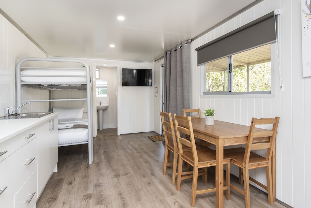 Luxury Cabin, Multiple Beds, Non Smoking, Kitchenette (Pet Friendly) photo 3