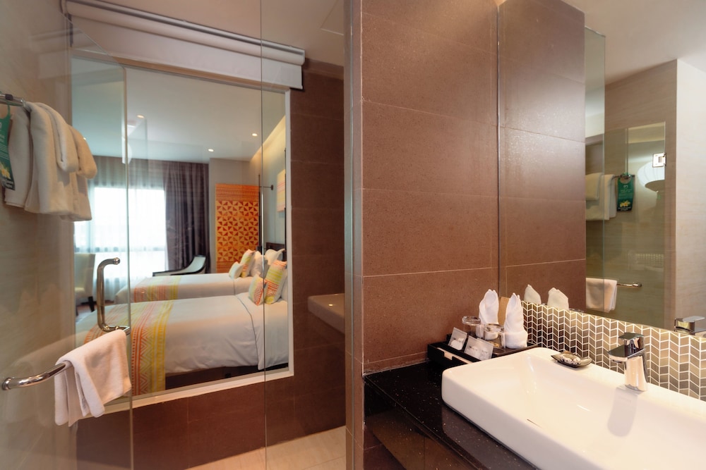 Deluxe Twin Room, 2 Twin Beds, Non Smoking, City View - Photo 5