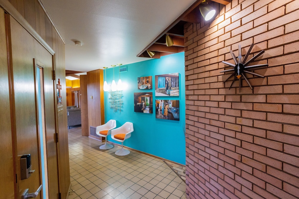 Atomic Ranch House At Stardust Retreat photo 3