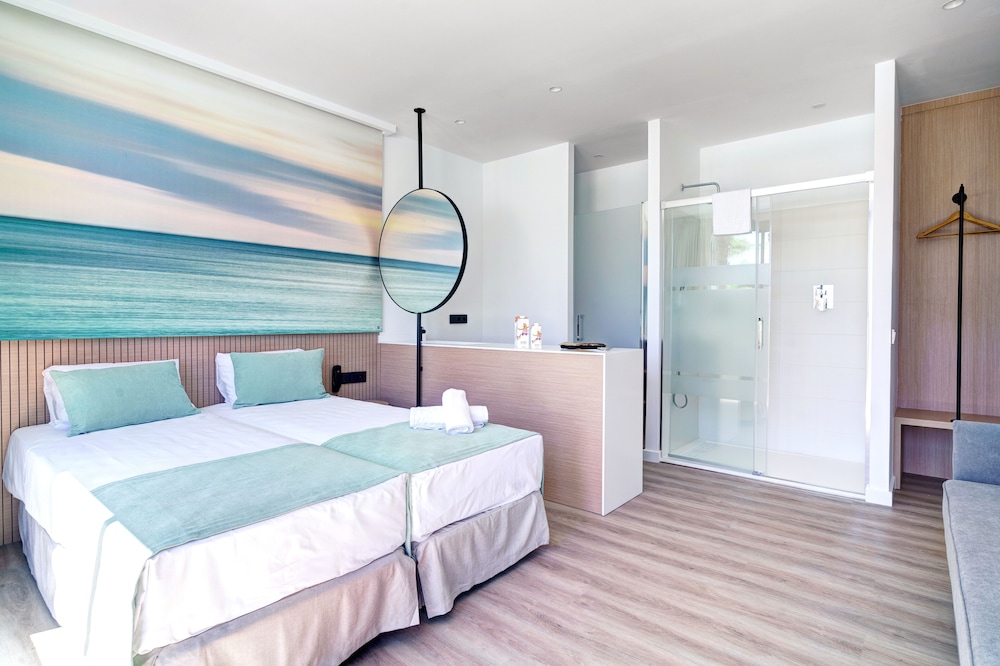 Family Double Room (3 + 2)