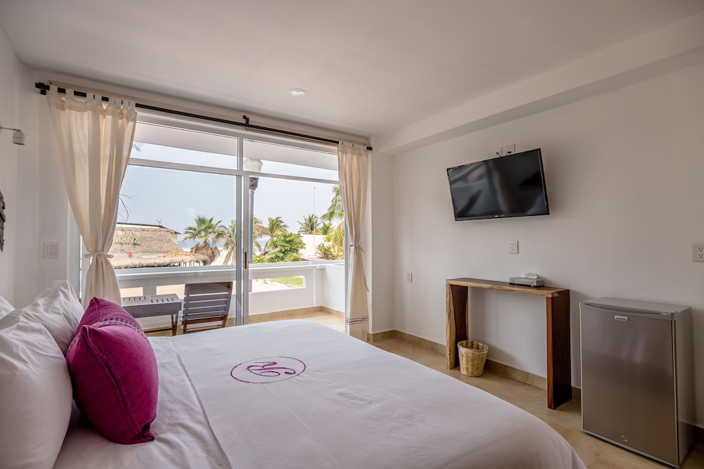 Deluxe Zimmer, 1 Kingsize-Bett, Teilweise Meerblick