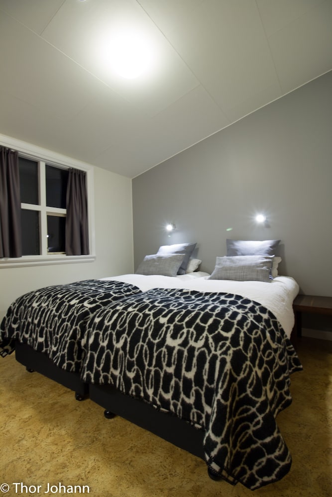 Standard Double or Twin Room, 1 Double or 2 Twin Beds, Private Bathroom photo 1