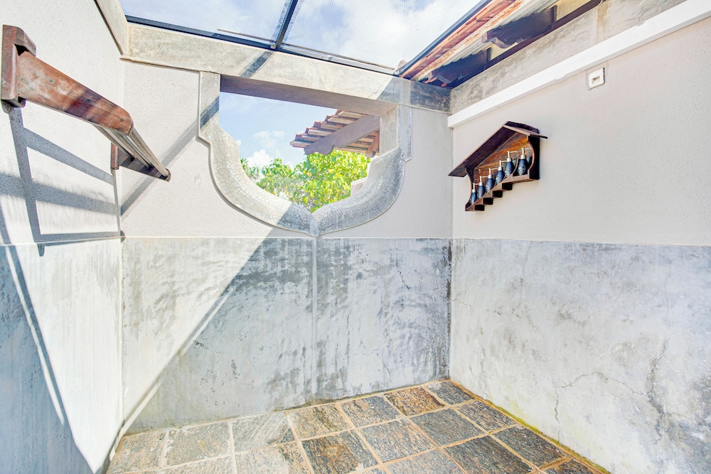 Garden suite with sea view