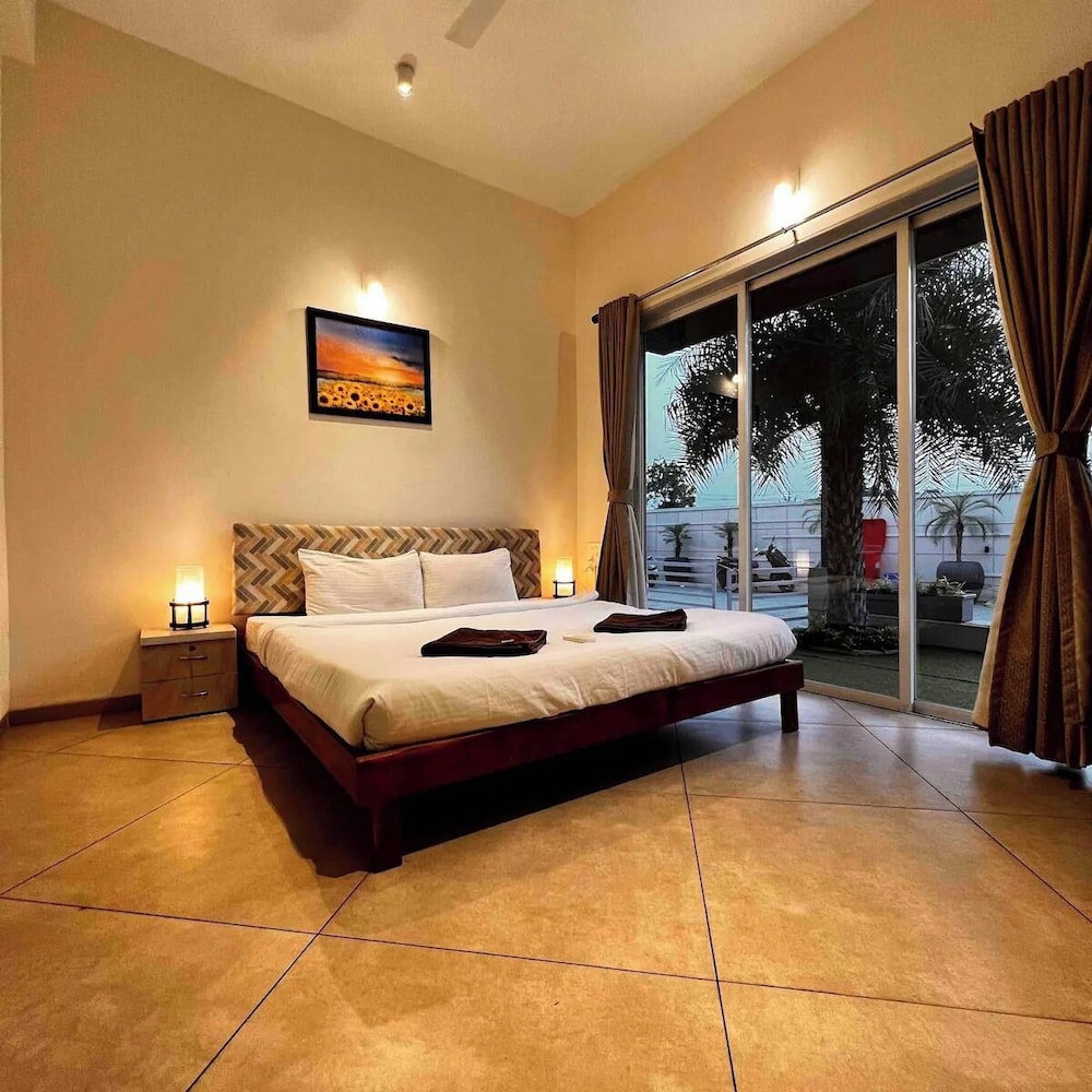 Luxury Villa photo 1