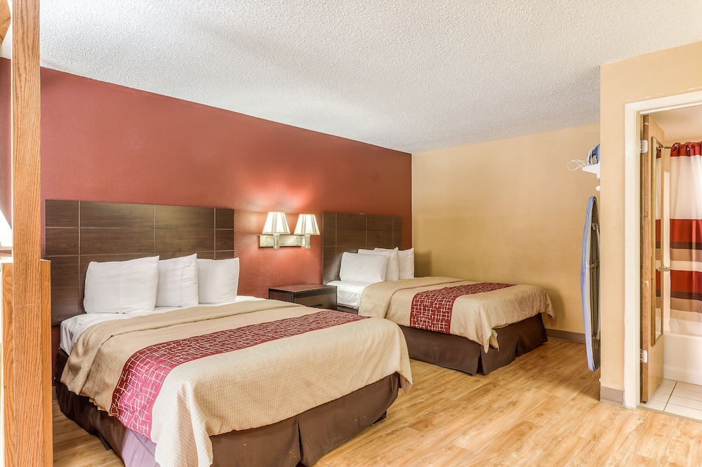 Deluxe Room, 2 Queen Beds, Non Smoking - Photo 1